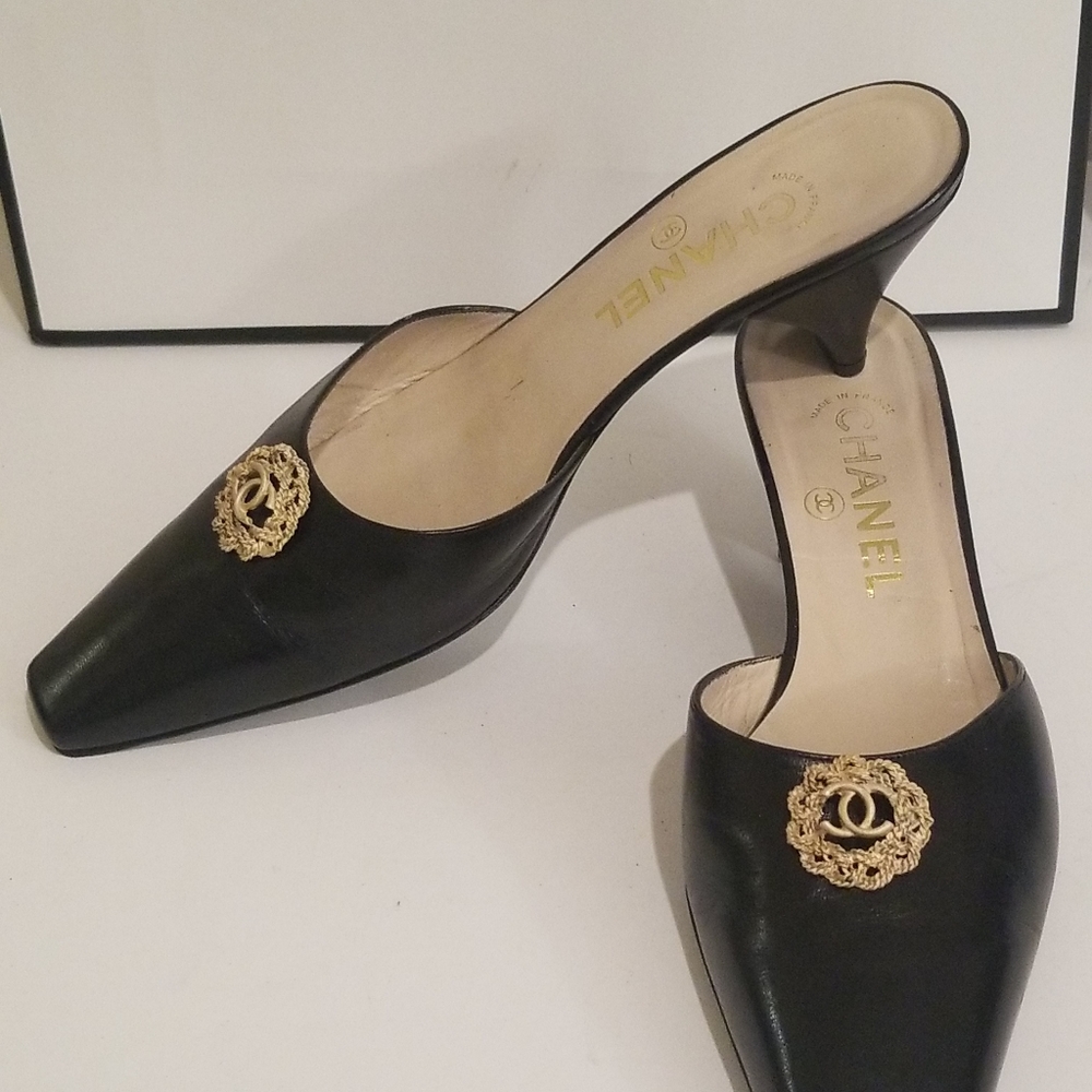 SOLD! Chanel Leather Mules Heels CC Logo 8 7.5 - Picture 3 of 12